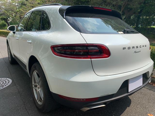 マカン マカン　フルセグＴＶ　黒革シート　パワーシート　　純正ナビ　バックカメラ　Ｂｌｕｅｔｏｏｔｈ　ＥＴＣ　シートヒーター　パワーバックドア　スポーツモード　社外フロアマット　パドルシフト（12枚目）