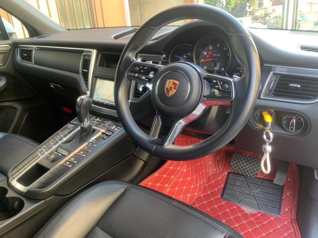 マカン マカン　フルセグＴＶ　黒革シート　パワーシート　　純正ナビ　バックカメラ　Ｂｌｕｅｔｏｏｔｈ　ＥＴＣ　シートヒーター　パワーバックドア　スポーツモード　社外フロアマット　パドルシフト（24枚目）