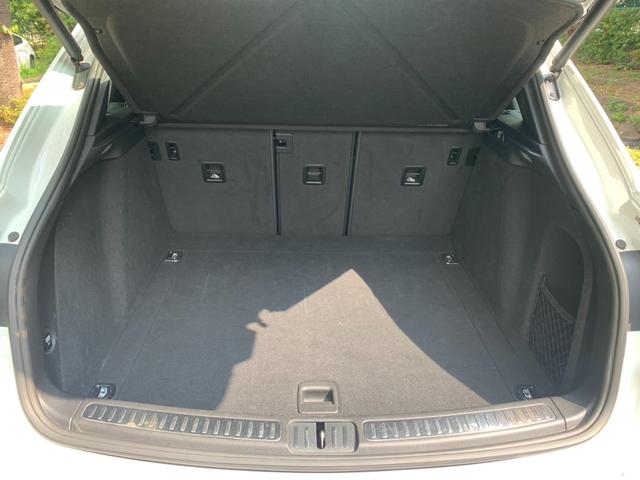 マカン マカン　フルセグＴＶ　黒革シート　パワーシート　　純正ナビ　バックカメラ　Ｂｌｕｅｔｏｏｔｈ　ＥＴＣ　シートヒーター　パワーバックドア　スポーツモード　社外フロアマット　パドルシフト（30枚目）