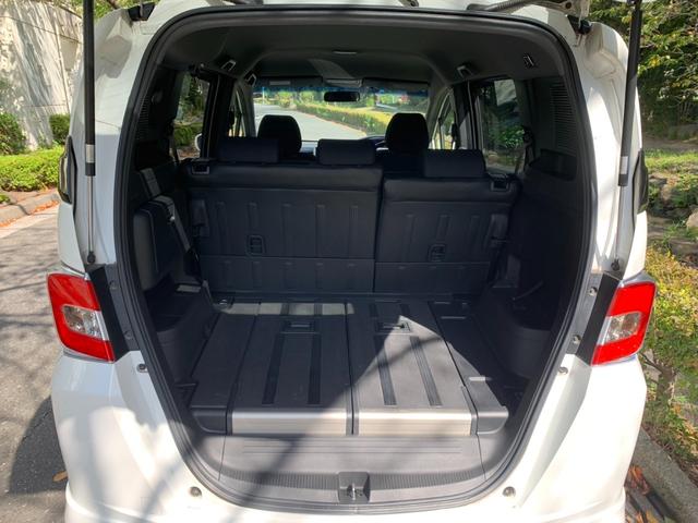 フリードスパイクハイブリッド ジャストセレクション　ワンオーナー車／純正ナビ・フルセグＴＶ／両側パワースライド／バックカメラ／純正アルミホイール／ステアリングスイッチ／オートライト／ＥＴＣ／Ｂｌｕｅｔｏｏｔｈ接続（14枚目）