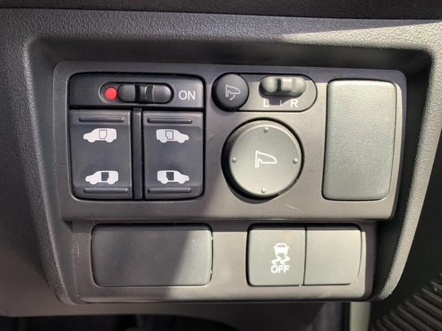 フリードスパイクハイブリッド ジャストセレクション　ワンオーナー車／純正ナビ・フルセグＴＶ／両側パワースライド／バックカメラ／純正アルミホイール／ステアリングスイッチ／オートライト／ＥＴＣ／Ｂｌｕｅｔｏｏｔｈ接続（17枚目）