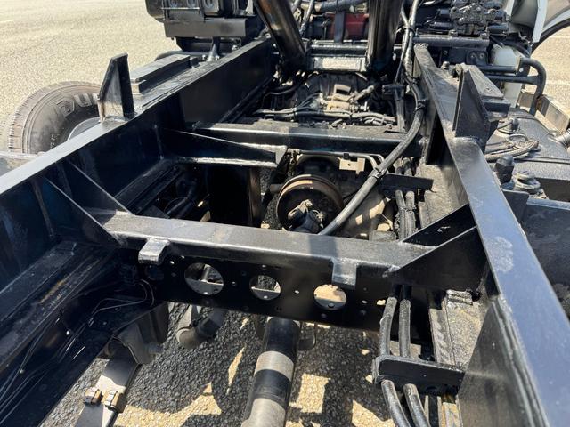 デュトロ 　新明和ＣＣＡ２２－１１　アームロール　２ｔ　ＭＴ５　４ＷＤ　バックカメラ　Ｒ８．５まで車検あり　ＮＯｘ．ＰＭ適合車（46枚目）