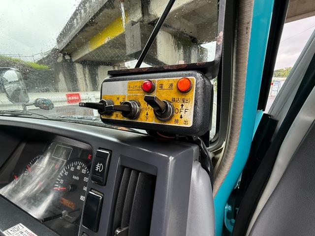 エルフトラック 　パッカー車★プレスパッカー車★Ｈ．２０年★２Ｔ★４．１立米★ＭＴ６★ＮＫＲ８５ＡＮ★１７７６２９ＫＭ★車検Ｒ７．８（18枚目）