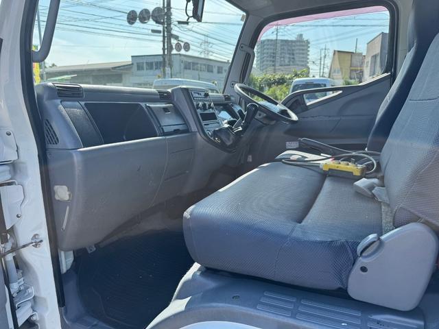 キャンター 　フックロール　３ｔ　ＭＴ５　バックカメラ　Ｒ８．６まで車検あり　ＮＯｘ．ＰＭ適合車（26枚目）