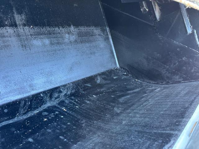 エルフトラック 　新明和プレス式パッカー車　６．７立米　３ｔ　ＭＴ６　バックカメラ　ドラレコ　ＥＴＣ　車検１年付　ＮＯｘ．ＰＭ適合車（25枚目）