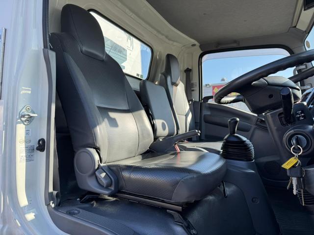 エルフトラック 　新明和プレス式パッカー車　６．７立米　３ｔ　ＭＴ６　バックカメラ　ドラレコ　ＥＴＣ　車検１年付　ＮＯｘ．ＰＭ適合車（37枚目）