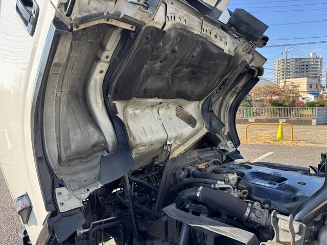 エルフトラック 　新明和プレス式パッカー車　６．７立米　３ｔ　ＭＴ６　バックカメラ　ドラレコ　ＥＴＣ　車検１年付　ＮＯｘ．ＰＭ適合車（59枚目）