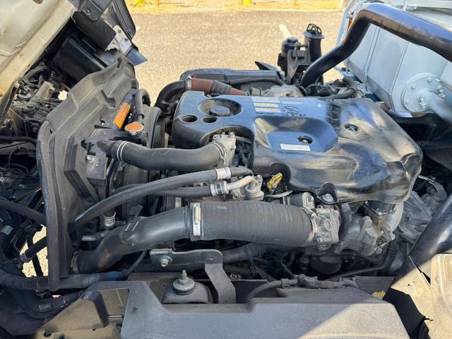 エルフトラック 　新明和プレス式パッカー車　６．７立米　３ｔ　ＭＴ６　バックカメラ　ドラレコ　ＥＴＣ　車検１年付　ＮＯｘ．ＰＭ適合車（61枚目）