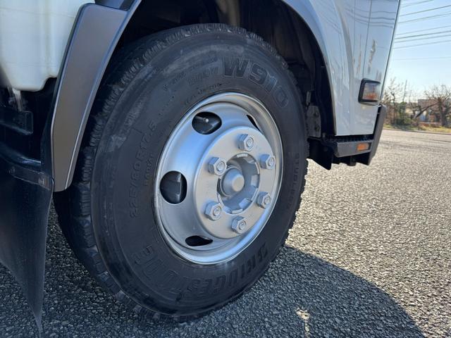 エルフトラック 　新明和プレス式パッカー車　６．７立米　３ｔ　ＭＴ６　バックカメラ　ドラレコ　ＥＴＣ　車検１年付　ＮＯｘ．ＰＭ適合車（68枚目）