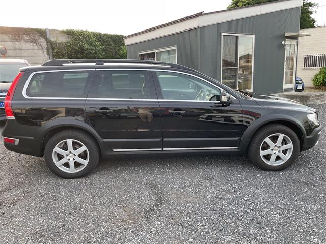 ＸＣ７０ Ｔ５　ＡＷＤクラシック　ＸＣ７０最終モデル／黒革／サンルーフ／２．５ターボ／セーフティー機能／ナビ・ＴＶ／ブラインドスポットモニター／クリアランスソナー／電動リアゲート（9枚目）