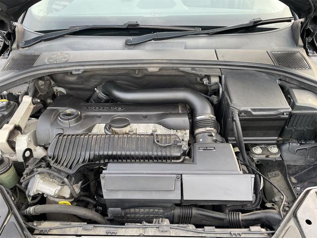 ＸＣ７０ Ｔ５　ＡＷＤクラシック　ＸＣ７０最終モデル／黒革／サンルーフ／２．５ターボ／セーフティー機能／ナビ・ＴＶ／ブラインドスポットモニター／クリアランスソナー／電動リアゲート（72枚目）