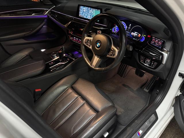 ５シリーズ ５３０ｉ　Ｍスポーツ　イノベーションＰ　　ＳＲ　レザー　ＨＵＤ　４ゾーン　ナビ　バックカメラ　ＥＴＣ（4枚目）