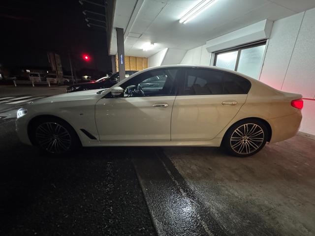 ５シリーズ ５３０ｉ　Ｍスポーツ　イノベーションＰ　　ＳＲ　レザー　ＨＵＤ　４ゾーン　ナビ　バックカメラ　ＥＴＣ（8枚目）