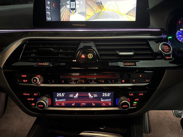 ５シリーズ ５３０ｉ　Ｍスポーツ　イノベーションＰ　　ＳＲ　レザー　ＨＵＤ　４ゾーン　ナビ　バックカメラ　ＥＴＣ（13枚目）
