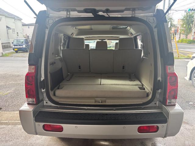 ジープ・コマンダー リミテッド5.7 HEMI 社外ナビ アルミ(12枚目)