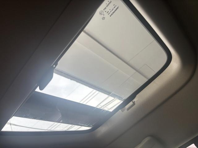 ジープ・コマンダー リミテッド5.7 HEMI 社外ナビ アルミ(15枚目)