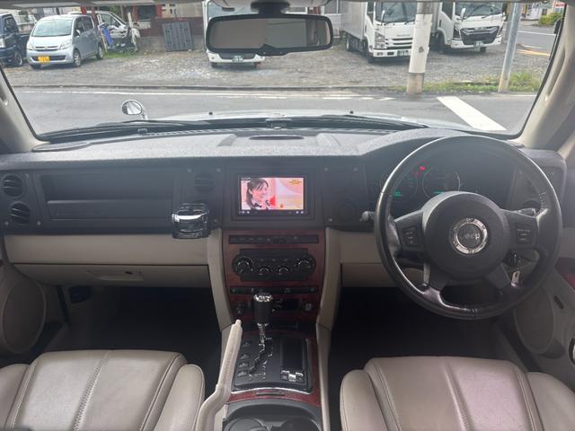 ジープ・コマンダー リミテッド5.7 HEMI 社外ナビ アルミ(16枚目)