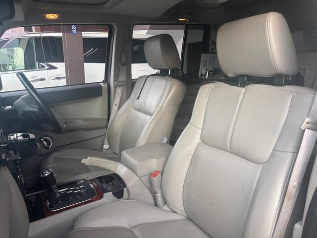 ジープ・コマンダー リミテッド5.7 HEMI 社外ナビ アルミ(29枚目)