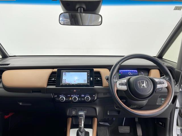 フィット リュクス　☆４ＷＤ☆寒冷地仕様☆純正ナビ（Ｂｌｕｅｔｏｏｔｈ／ＣＤ／ＵＳＢ／ＡＭ／ＦＭ）☆バックカメラ☆純正ＡＷサマータイヤ４本☆衝突軽減ブレーキ☆レーンキープアシスト☆レーダークルーズコントローる（2枚目）