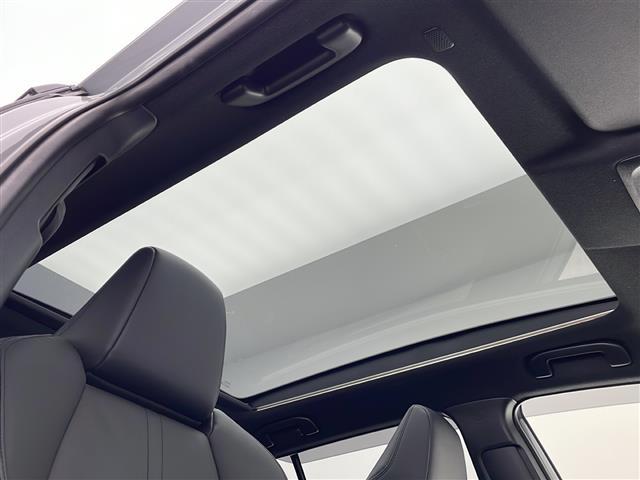 カローラクロス ハイブリッド　Ｚ　純正９型ナビ　パノラマルーフ　全周囲カメラ　アダプティブクルーズコントロール　レーンキープアシスト　衝突被害軽減ブレーキ　シートヒーター　パワーバックドア　ドライブレコーダー　ＥＴＣ２．０　禁煙車（4枚目）
