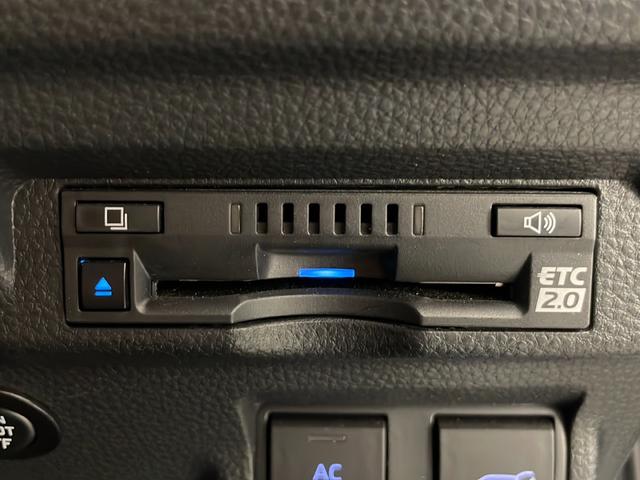 カローラクロス ハイブリッド　Ｚ　純正９型ナビ　パノラマルーフ　全周囲カメラ　アダプティブクルーズコントロール　レーンキープアシスト　衝突被害軽減ブレーキ　シートヒーター　パワーバックドア　ドライブレコーダー　ＥＴＣ２．０　禁煙車（13枚目）