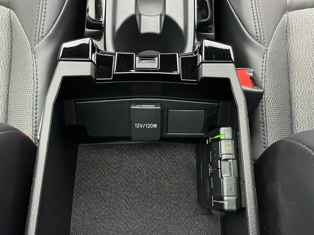 カローラクロス ハイブリッド　Ｚ　純正９型ナビ　パノラマルーフ　全周囲カメラ　アダプティブクルーズコントロール　レーンキープアシスト　衝突被害軽減ブレーキ　シートヒーター　パワーバックドア　ドライブレコーダー　ＥＴＣ２．０　禁煙車（29枚目）