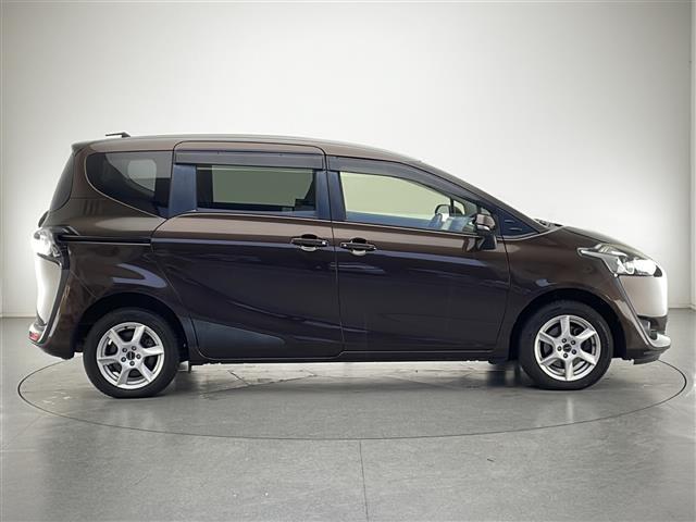 シエンタ Ｇ　☆４ＷＤ☆ワンオーナー☆社外ナビ　ＡＶＮ－Ｒ７Ｗ（フルセグ／Ｂｌｕｅｔｏｏｔｈ／ＣＤ）☆バックカメラ☆ＥＴＣ☆両側電動スライドドア☆純正鉄チンサマータイヤ４本積み込み☆ドアバイザー（42枚目）