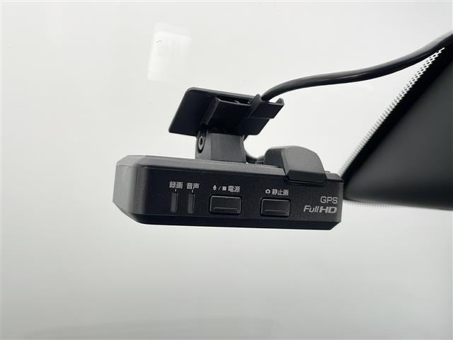 セレナ  純正SDナビ SD FM AM TV CD DVD Bluetooth Wエアバッグ 衝突軽減ブレーキ ABS 横滑り防止装置 前後コーナーセンサー アラウンドビューモニター プッシュスタート ETC(10枚目)