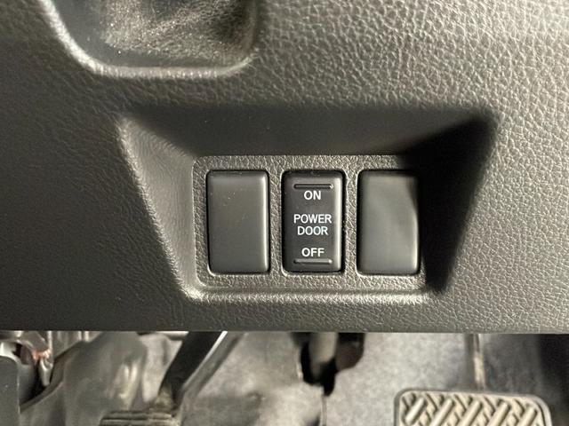 セレナ 　純正ＳＤナビ　ＳＤ　ＦＭ　ＡＭ　ＴＶ　ＣＤ　ＤＶＤ　Ｂｌｕｅｔｏｏｔｈ　Ｗエアバッグ　衝突軽減ブレーキ　ＡＢＳ　横滑り防止装置　前後コーナーセンサー　アラウンドビューモニター　プッシュスタート　ＥＴＣ（23枚目）