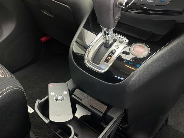 セレナ  純正SDナビ SD FM AM TV CD DVD Bluetooth Wエアバッグ 衝突軽減ブレーキ ABS 横滑り防止装置 前後コーナーセンサー アラウンドビューモニター プッシュスタート ETC(30枚目)