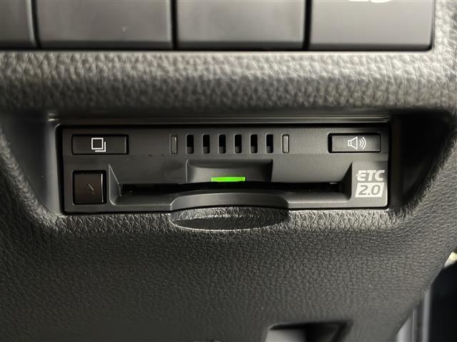 ＲＡＶ４ ハイブリッドアドベンチャー　純正９型ディスプレイオーディオ　ＡＭ　ＦＭ　ＵＳＢ　Ｂｌｕｅｔｏｏｔｈ　Ａｐｐｌｅ　Ｃａｒ　Ｐｌａｙ　Ａｎｄｒｏｉｄ　Ａｕｔｏ　トヨタセーフティセンス　Ｗ　サイド　カーテン　ニー　エアバッグ　ＥＴＣ（9枚目）