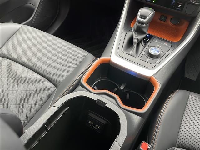ＲＡＶ４ ハイブリッドアドベンチャー　純正９型ディスプレイオーディオ　ＡＭ　ＦＭ　ＵＳＢ　Ｂｌｕｅｔｏｏｔｈ　Ａｐｐｌｅ　Ｃａｒ　Ｐｌａｙ　Ａｎｄｒｏｉｄ　Ａｕｔｏ　トヨタセーフティセンス　Ｗ　サイド　カーテン　ニー　エアバッグ　ＥＴＣ（22枚目）
