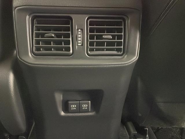 ＲＡＶ４ ハイブリッドアドベンチャー　純正９型ディスプレイオーディオ　ＡＭ　ＦＭ　ＵＳＢ　Ｂｌｕｅｔｏｏｔｈ　Ａｐｐｌｅ　Ｃａｒ　Ｐｌａｙ　Ａｎｄｒｏｉｄ　Ａｕｔｏ　トヨタセーフティセンス　Ｗ　サイド　カーテン　ニー　エアバッグ　ＥＴＣ（27枚目）