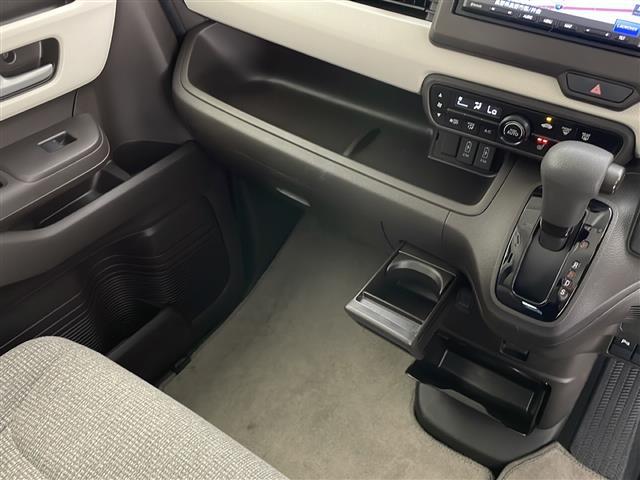 N-BOX L 社外SDナビ FM AM CD Bluetooth ワンセグTV HONDA SENSING 追従機能付きクルコン 電子パーキングブレーキ オートブレーキホールド プッシュスタート スペアキー(19枚目)