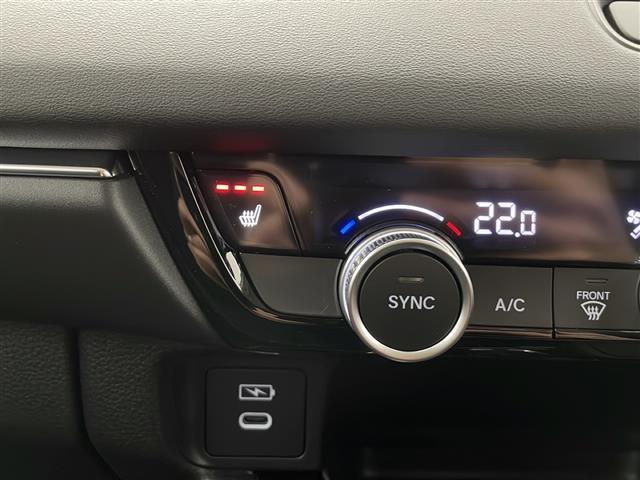 ヴェゼル e:HEV Z ワンオーナー HONDA SENSING W+サイドエアバッグ カーテンエアバッグ プッシュスタート アイドリングストップ 追従機能付きクルコン USB入力端子 電子パーキングブレーキ 純正アルミ(6枚目)
