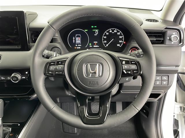 ヴェゼル e:HEV Z ワンオーナー HONDA SENSING W+サイドエアバッグ カーテンエアバッグ プッシュスタート アイドリングストップ 追従機能付きクルコン USB入力端子 電子パーキングブレーキ 純正アルミ(10枚目)