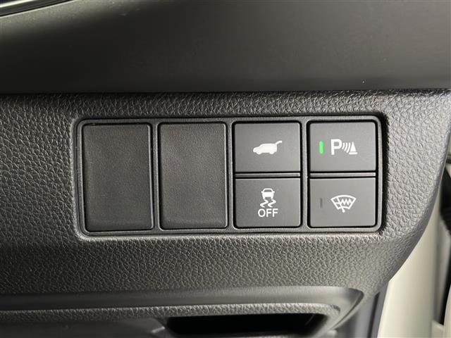 ヴェゼル e:HEV Z ワンオーナー HONDA SENSING W+サイドエアバッグ カーテンエアバッグ プッシュスタート アイドリングストップ 追従機能付きクルコン USB入力端子 電子パーキングブレーキ 純正アルミ(16枚目)