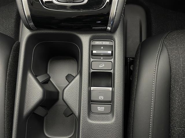 ヴェゼル e:HEV Z ワンオーナー HONDA SENSING W+サイドエアバッグ カーテンエアバッグ プッシュスタート アイドリングストップ 追従機能付きクルコン USB入力端子 電子パーキングブレーキ 純正アルミ(20枚目)