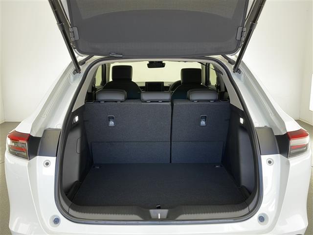 ヴェゼル e:HEV Z ワンオーナー HONDA SENSING W+サイドエアバッグ カーテンエアバッグ プッシュスタート アイドリングストップ 追従機能付きクルコン USB入力端子 電子パーキングブレーキ 純正アルミ(28枚目)