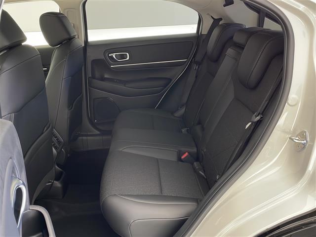 ヴェゼル e:HEV Z ワンオーナー HONDA SENSING W+サイドエアバッグ カーテンエアバッグ プッシュスタート アイドリングストップ 追従機能付きクルコン USB入力端子 電子パーキングブレーキ 純正アルミ(31枚目)