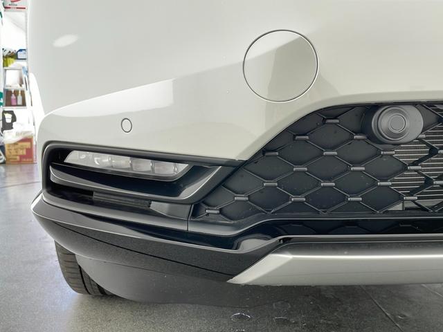 ヴェゼル e:HEV Z ワンオーナー HONDA SENSING W+サイドエアバッグ カーテンエアバッグ プッシュスタート アイドリングストップ 追従機能付きクルコン USB入力端子 電子パーキングブレーキ 純正アルミ(42枚目)