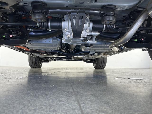 ヴェゼル e:HEV Z ワンオーナー HONDA SENSING W+サイドエアバッグ カーテンエアバッグ プッシュスタート アイドリングストップ 追従機能付きクルコン USB入力端子 電子パーキングブレーキ 純正アルミ(48枚目)