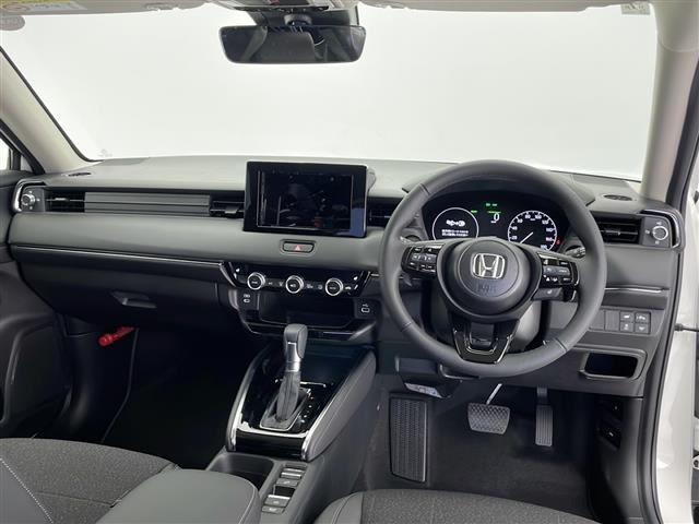 ヴェゼル e:HEV Z ワンオーナー HONDA SENSING W+サイドエアバッグ カーテンエアバッグ プッシュスタート アイドリングストップ 追従機能付きクルコン USB入力端子 電子パーキングブレーキ 純正アルミ(50枚目)