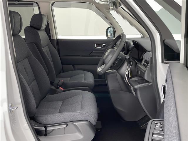 ステップワゴン エアー EX 4WD 純正メモリナビ フルセグTV 全周囲カメラ 寒冷地仕様 クルーズコントロール(追従あり) レーンキープ 衝突被害軽減システム クリアランスソナー 両側パワースライドドア オットマン(31枚目)