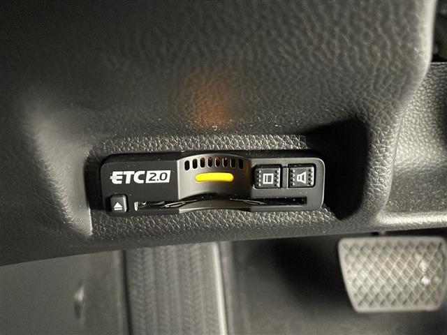 ヴェゼル ｅ：ＨＥＶ　Ｚ　☆４ＷＤ☆寒冷地仕様☆ホワイトレザー☆純正ナビ（フルセグ／Ｂｌｕｅｔｏｏｔｈ／ＡｐｐｌｅＣａｒＰｌａｙ／ＡｎｄｒｏｉｄＡｕｔｏ）☆バックカメラ☆ビルトインＥＴＣ２．０☆衝突軽減ブレーキ（11枚目）