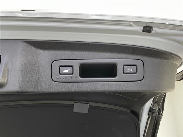 ヴェゼル ｅ：ＨＥＶ　Ｚ　☆４ＷＤ☆寒冷地仕様☆ホワイトレザー☆純正ナビ（フルセグ／Ｂｌｕｅｔｏｏｔｈ／ＡｐｐｌｅＣａｒＰｌａｙ／ＡｎｄｒｏｉｄＡｕｔｏ）☆バックカメラ☆ビルトインＥＴＣ２．０☆衝突軽減ブレーキ（12枚目）