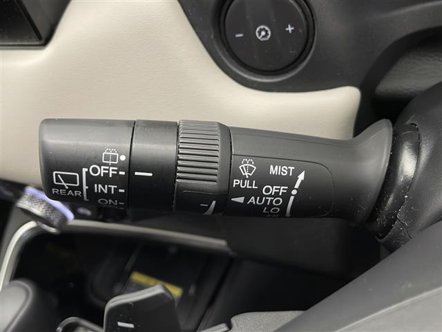 ヴェゼル ｅ：ＨＥＶ　Ｚ　☆４ＷＤ☆寒冷地仕様☆ホワイトレザー☆純正ナビ（フルセグ／Ｂｌｕｅｔｏｏｔｈ／ＡｐｐｌｅＣａｒＰｌａｙ／ＡｎｄｒｏｉｄＡｕｔｏ）☆バックカメラ☆ビルトインＥＴＣ２．０☆衝突軽減ブレーキ（20枚目）