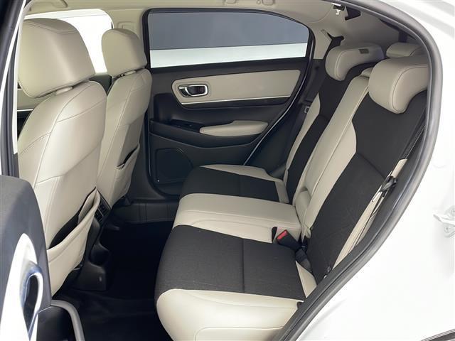 ヴェゼル ｅ：ＨＥＶ　Ｚ　☆４ＷＤ☆寒冷地仕様☆ホワイトレザー☆純正ナビ（フルセグ／Ｂｌｕｅｔｏｏｔｈ／ＡｐｐｌｅＣａｒＰｌａｙ／ＡｎｄｒｏｉｄＡｕｔｏ）☆バックカメラ☆ビルトインＥＴＣ２．０☆衝突軽減ブレーキ（37枚目）