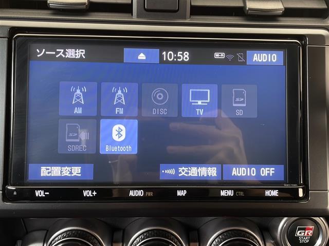 ＧＲ８６ ＲＺ　純正９インチメモリナビ　フルセグＴＶ　ＣＤ　ＤＶＤ　ＢＴ　バックカメラ　ＥＴＣ　クルーズコントロール　ハーフレザーシート　シートヒーター　革巻きステアリング　ステアリングスイッチ　スマートキー（4枚目）