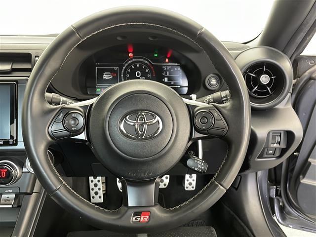 ＧＲ８６ ＲＺ　純正９インチメモリナビ　フルセグＴＶ　ＣＤ　ＤＶＤ　ＢＴ　バックカメラ　ＥＴＣ　クルーズコントロール　ハーフレザーシート　シートヒーター　革巻きステアリング　ステアリングスイッチ　スマートキー（12枚目）